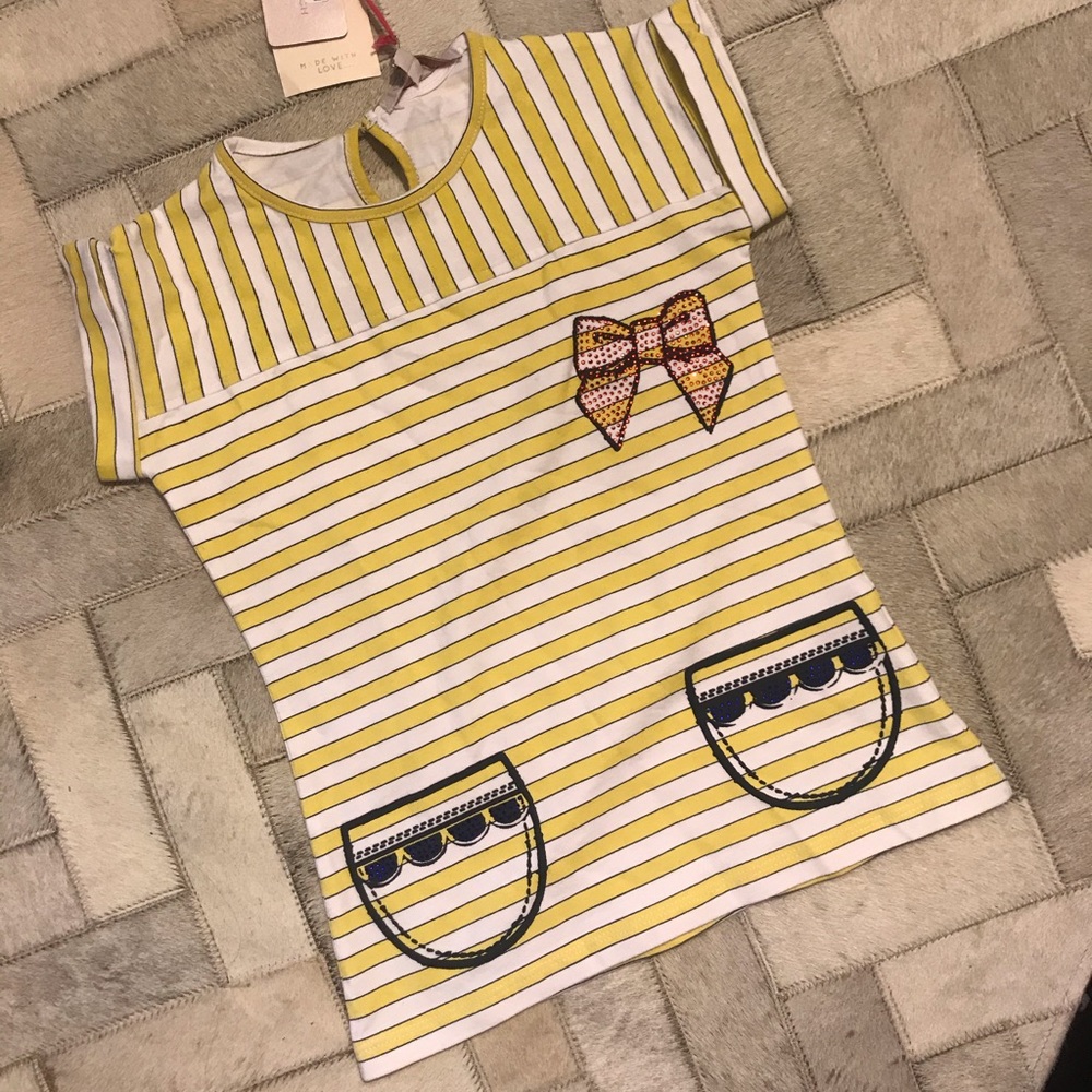 NWT girls printed Tshirt